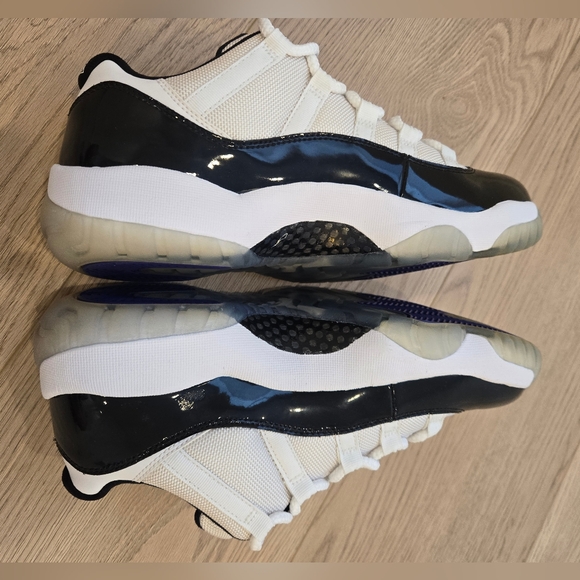Jordan 11 Low - Concord - Picture 6 of 11